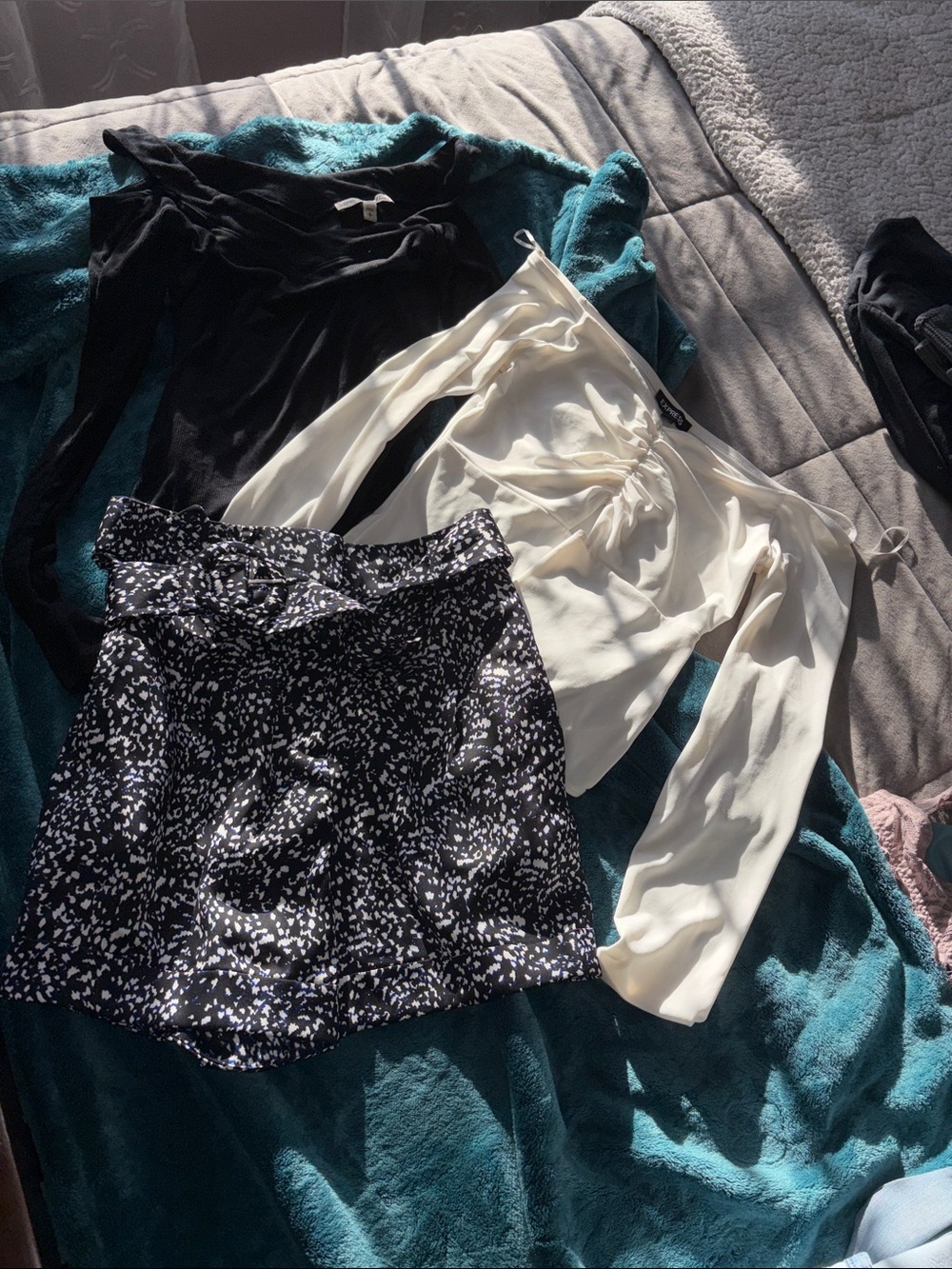 High-Waist shorts and bodysuits bundle express small